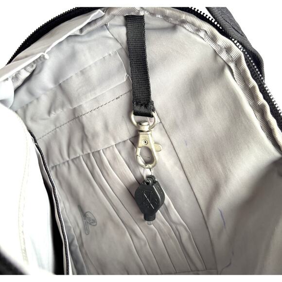 Travelon Anti-Theft Black Crossbody Security Travel Bag Purse - Picture 9 of 9